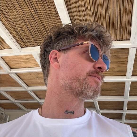 Meet your Posher, Clint - Picture 2 of 2